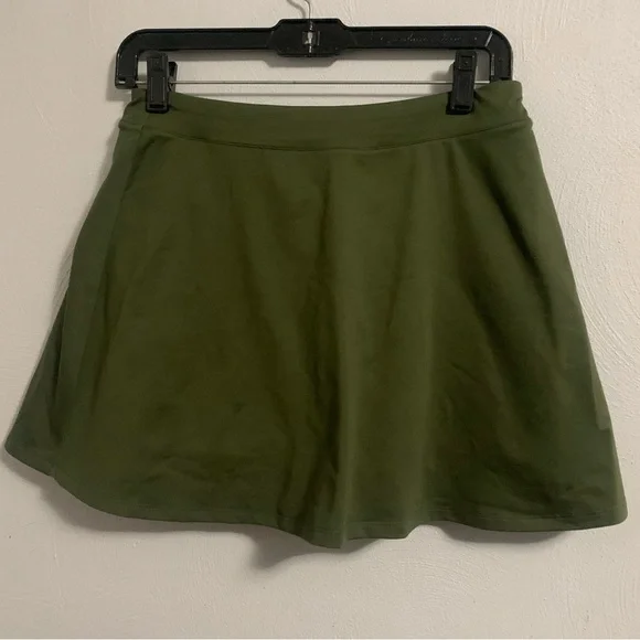 Reformation olive green skort. Size medium. - Picture 4 of 4